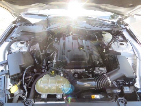 Used 2016 Ford Mustang Coupe RWD image 24