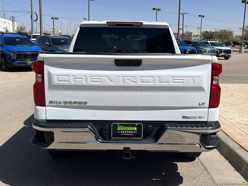 Used 2025 Chevrolet Silverado 1500 LT image 7