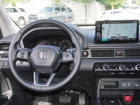 Used 2025 Honda Pilot Touring image 41