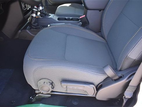 New 2025 Jeep Gladiator Sport image 10