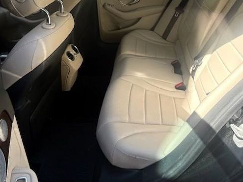 Used 2016 Mercedes-Benz C 300 Sedan image 4