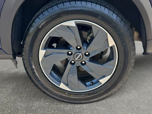 Used 2025 Nissan Rogue SV FWD image 30