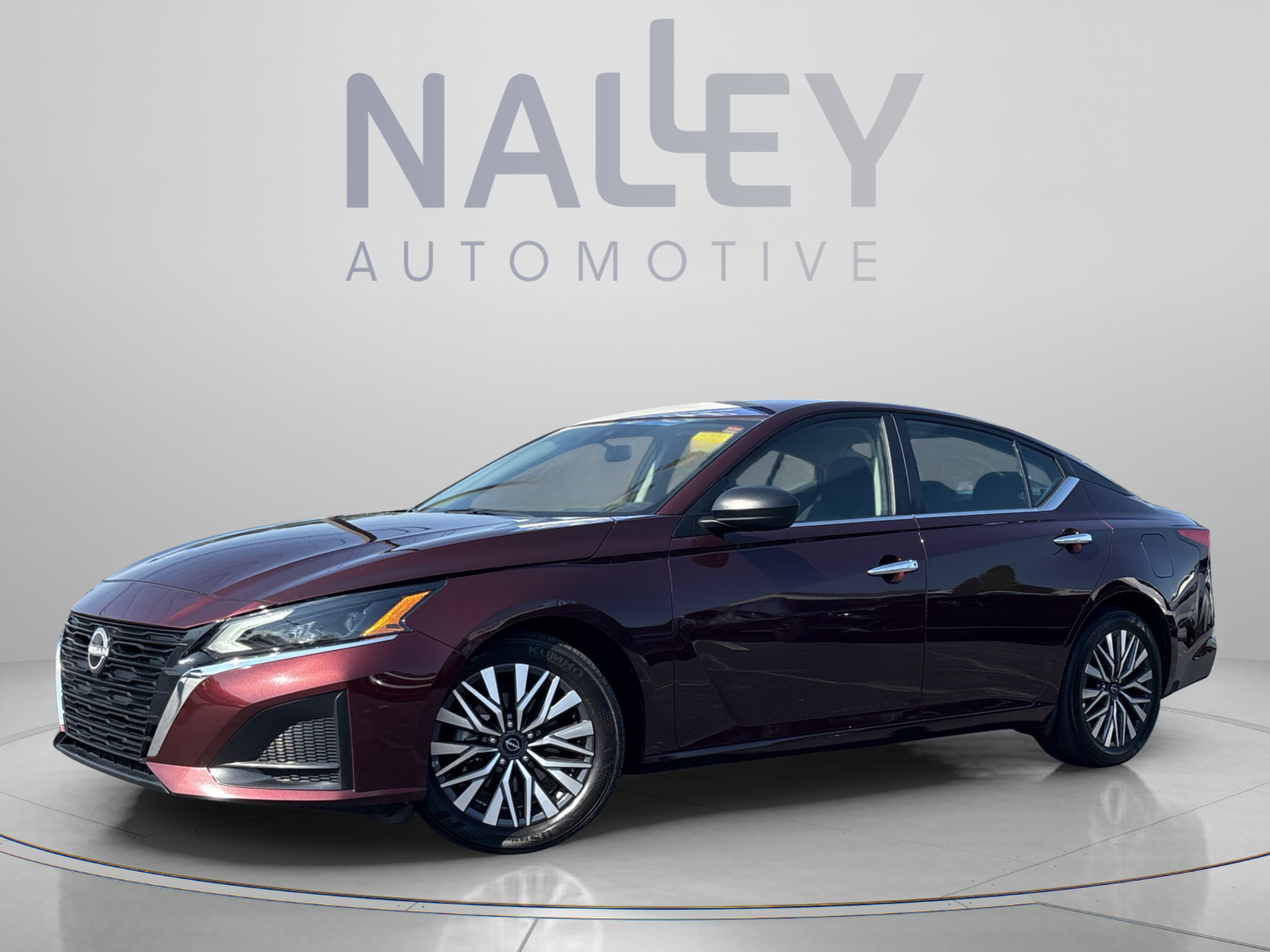 Used 2025 Nissan Altima 2.5 SV FWD image 1