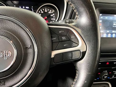 Used 2019 Jeep Compass Latitude FWD image 10