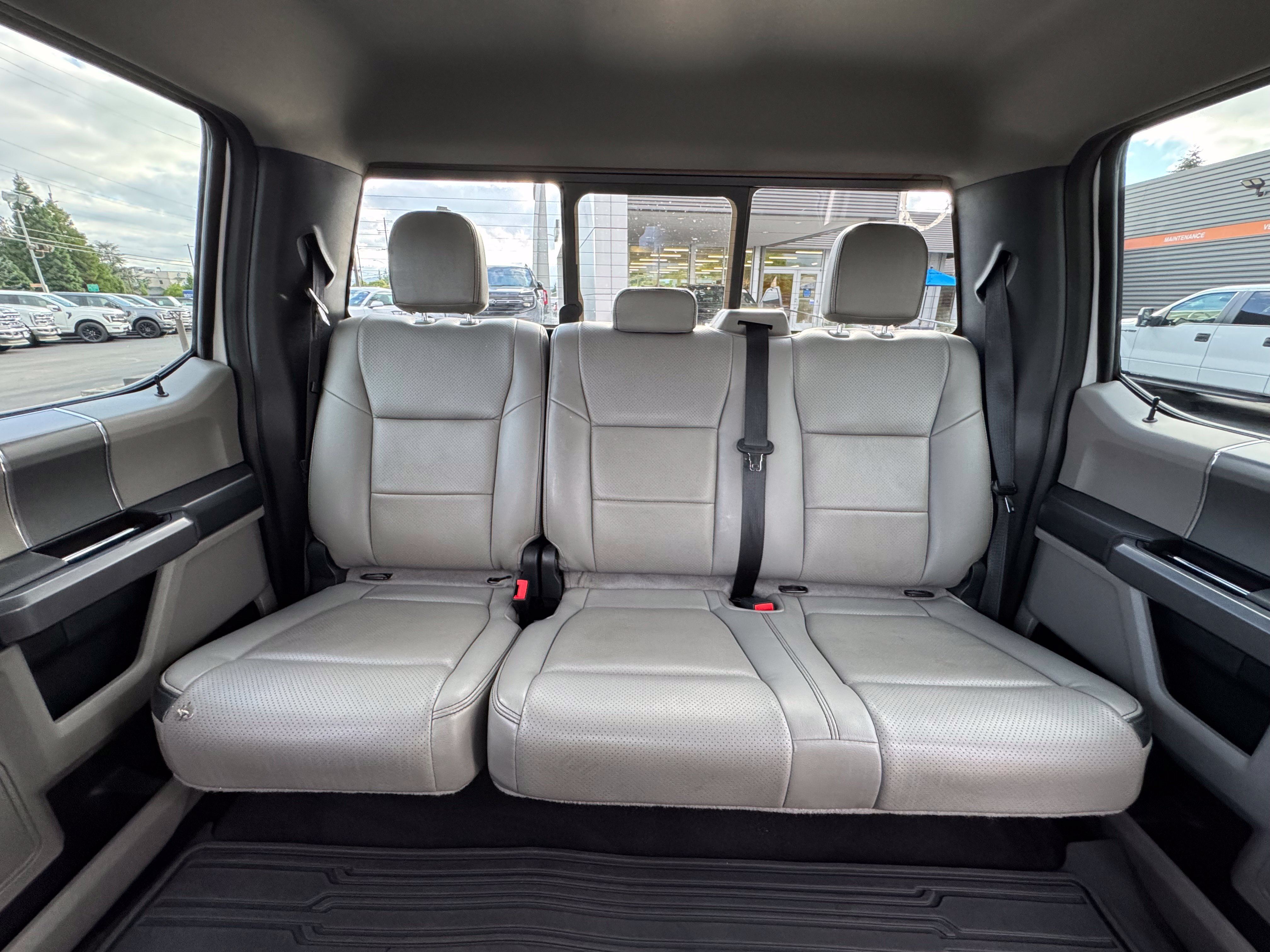 Used 2022 Ford F350 XLT w/ Black Appearance Package AWD/4WD image 38
