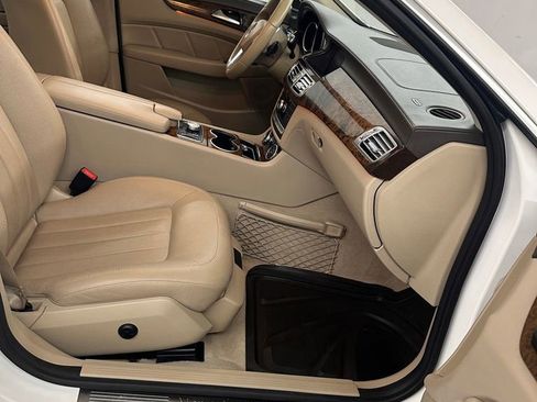 Used 2012 Mercedes-Benz CLS 550 4MATIC image 33