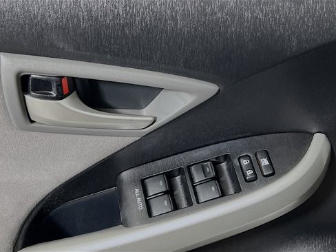 Used 2014 Toyota Prius Two image 16