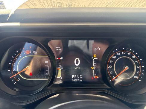 Used 2025 Jeep Wrangler Unlimited Rubicon AWD/4WD image 21