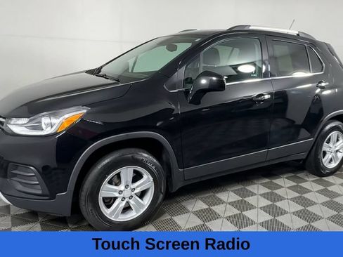 Used 2017 Chevrolet Trax LT w/ LT Convenience Package AWD/4WD image 6