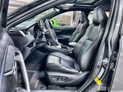 Used 2024 Toyota RAV4 XSE AWD/4WD image 12