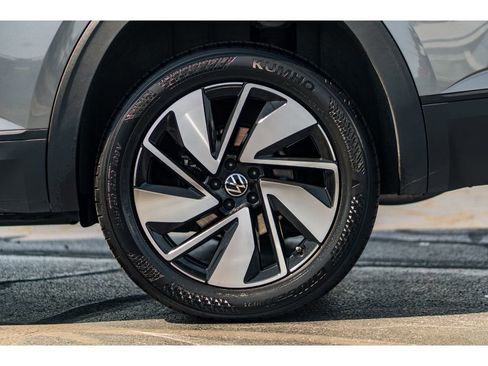 Used 2024 Volkswagen Atlas SE image 5