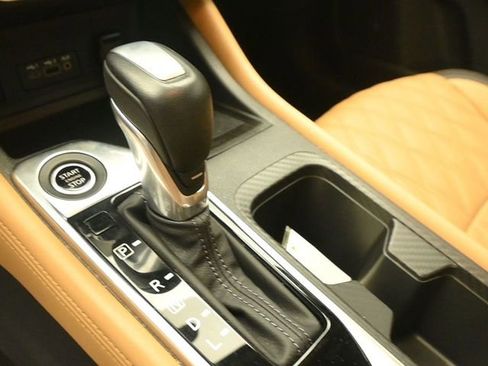 Used 2025 Nissan Sentra SV w/ SV Premium Package image 18