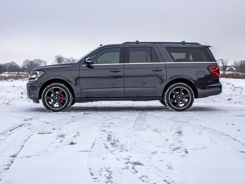 Used 2022 Ford Expedition Max Limited image 5