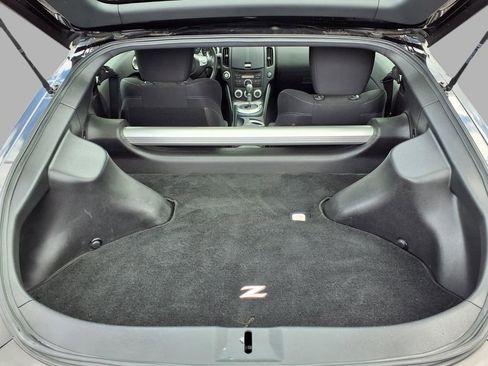 Used 2011 Nissan 370Z Coupe RWD image 24