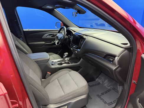 Used 2023 Chevrolet Traverse LT FWD image 25