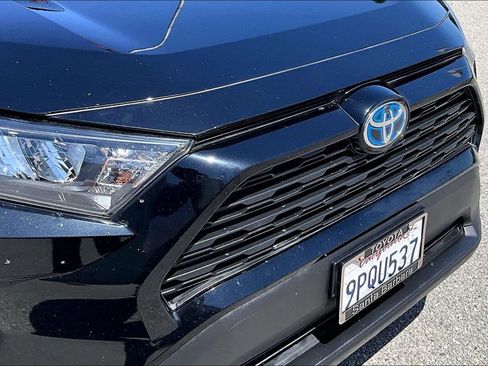 Used 2020 Toyota RAV4 LE w/ All Weather Liner Package image 33