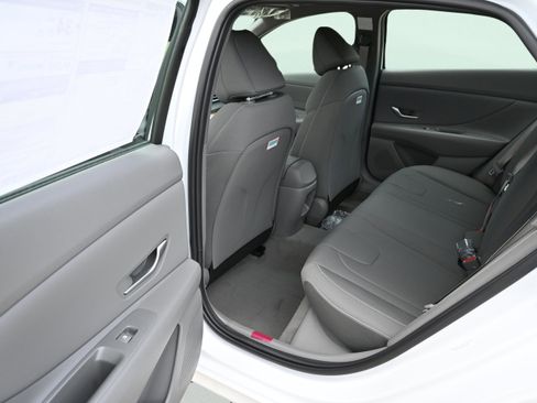 New 2025 Hyundai Elantra Sport image 11