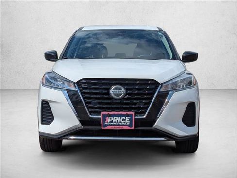 Used 2021 Nissan Kicks S FWD image 2