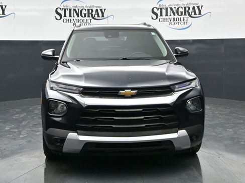 Used 2021 Chevrolet TrailBlazer LT w/ Sun and Liftgate Package FWD image 2