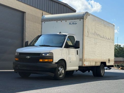 Used 2019 Chevrolet Express 3500 w/ Driver Convenience Package RWD image 24