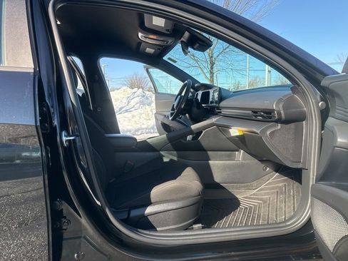 Used 2025 Hyundai Elantra Sport image 16