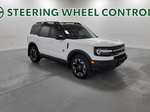 Used 2024 Ford Bronco Sport Outer Banks w/ Tech Package image 2