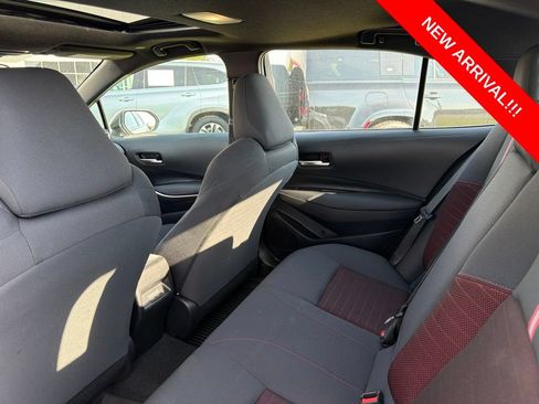 Used 2025 Toyota Corolla SE w/ SE Premium Package FWD image 8