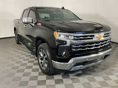 Used 2023 Chevrolet Silverado 1500 LTZ AWD/4WD image 3