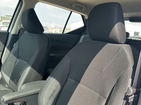 New 2025 Nissan Kicks Play S image 11