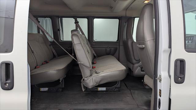 Used 2023 Chevrolet Express 3500 LS RWD image 17