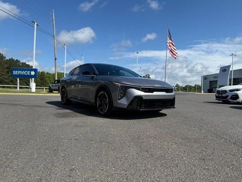 Used 2025 Kia K4 GT-Line image 9
