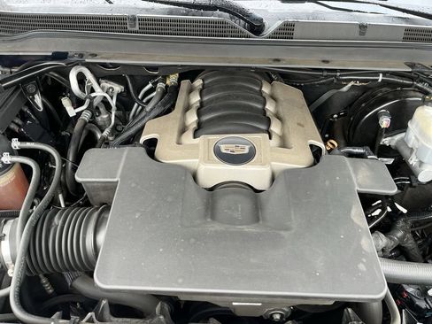 Used 2019 Cadillac Escalade ESV Premium Luxury image 23