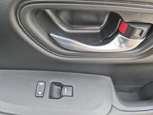 Used 2025 Honda HR-V LX image 33