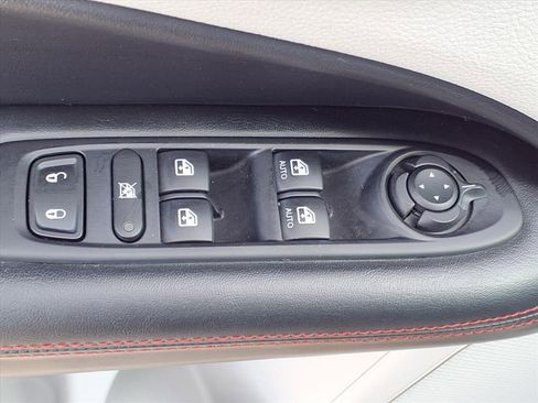 Used 2019 Jeep Compass Limited FWD image 17