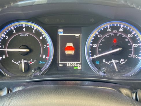 Used 2019 Toyota Highlander SE AWD/4WD image 23