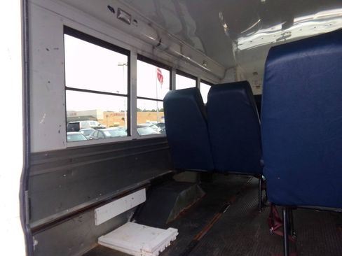 Used 2012 Chevrolet Express 3500 w/ School Bus Package RWD image 11