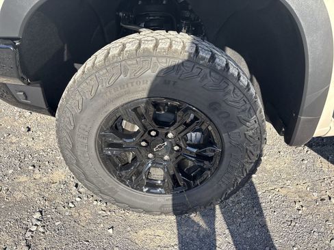 New 2026 Chevrolet Silverado 1500 ZR2 AWD/4WD image 13