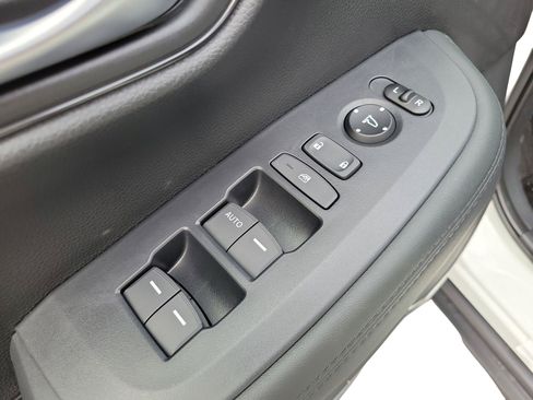 New 2027 Honda HR-V LX image 8