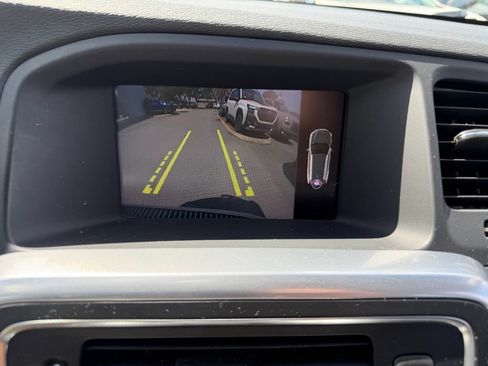 Used 2017 Volvo V60 T5 Premier w/ Convenience Package FWD image 29