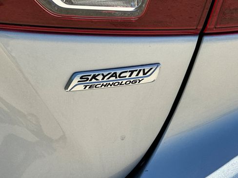 Used 2018 MAZDA MAZDA3 Touring FWD image 25