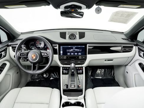 Certified 2025 Porsche Macan S AWD/4WD image 22