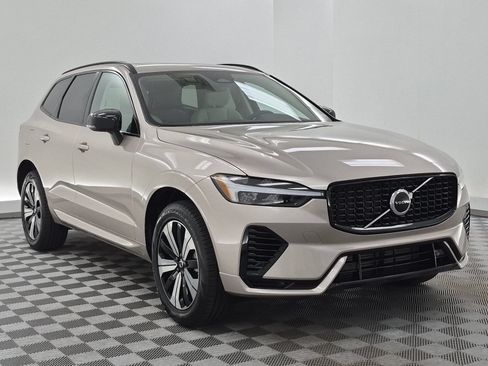 Used 2025 Volvo XC60 T8 Core w/ Protection Package Premier AWD/4WD image 7
