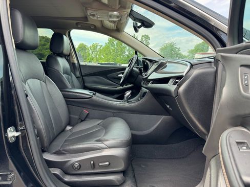 Used 2017 Buick Envision Premium AWD/4WD image 19