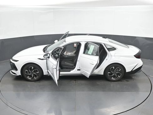 Used 2025 Hyundai Sonata SEL FWD image 48
