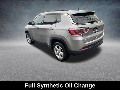 Used 2019 Jeep Compass Latitude AWD/4WD image 3