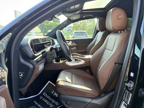 Certified 2025 Mercedes-Benz GLE 450 4MATIC w/ Winter Package image 11