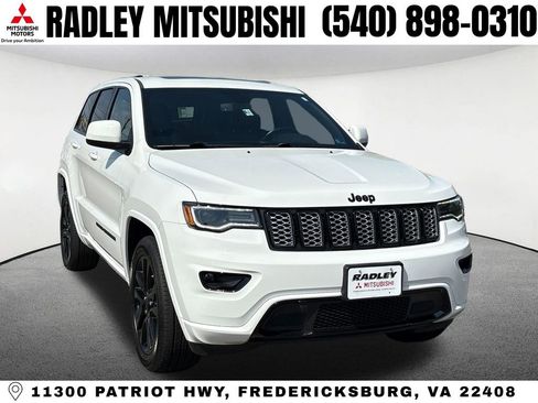 Used 2020 Jeep Grand Cherokee Altitude AWD/4WD image 22