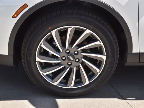 New 2026 Lincoln Corsair Reserve image 38