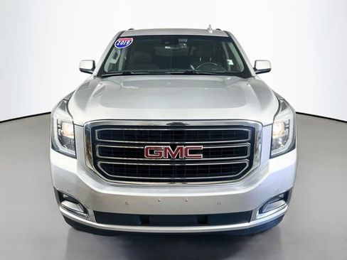 Used 2019 GMC Yukon XL SLT w/ Open Road Package RWD image 3