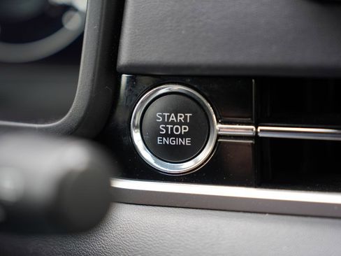 Used 2024 Mitsubishi Outlander SEL FWD image 31